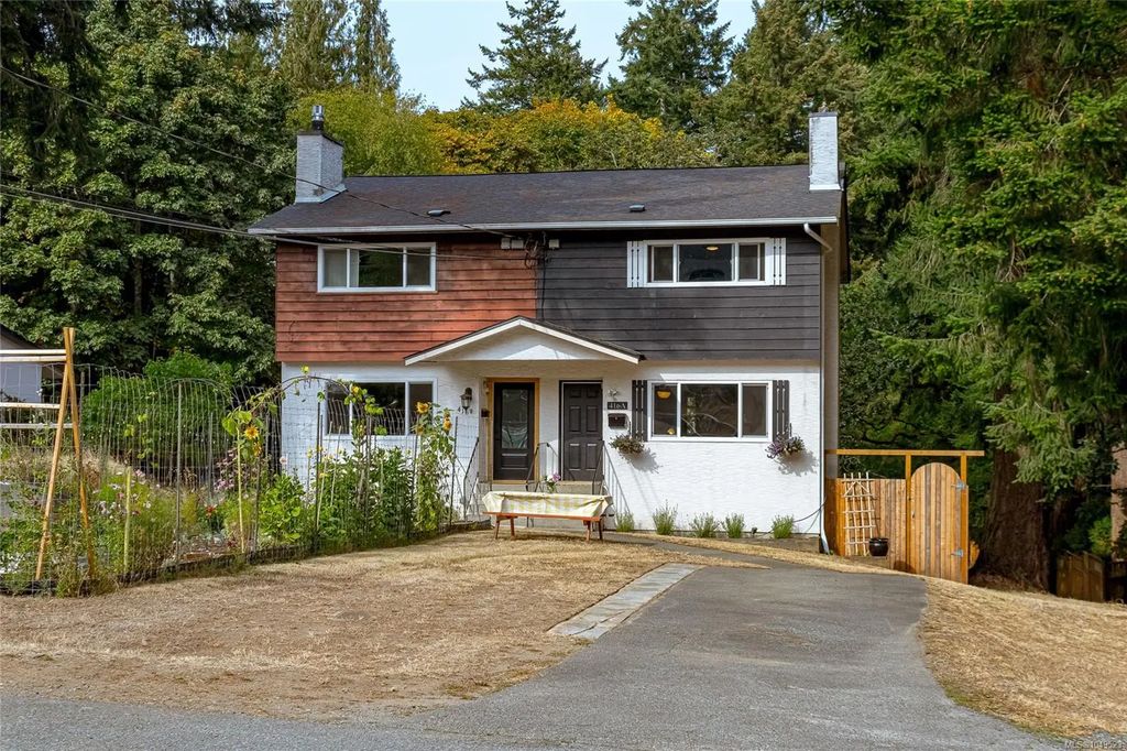 416 Gamble Pl A, Colwood