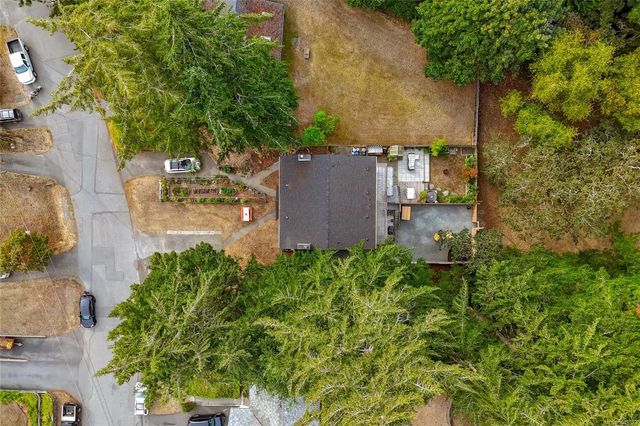 2 of 27 - 416 Gamble Pl A, Colwood, BC