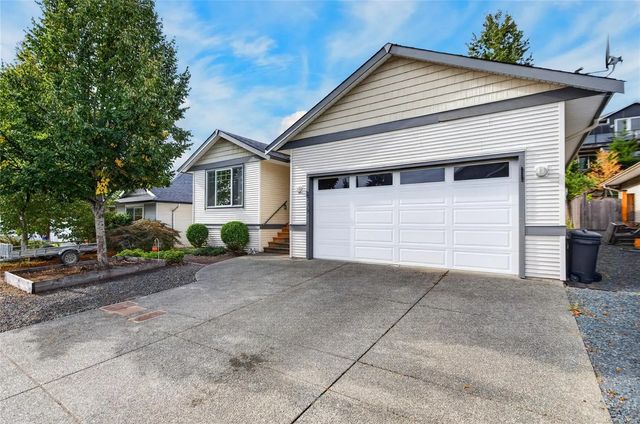 2 of 46 - 2729 Kendal Ave, Cumberland, BC