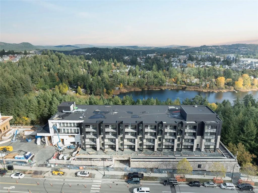 2337 Bear Mountain Pkwy 605, Langford