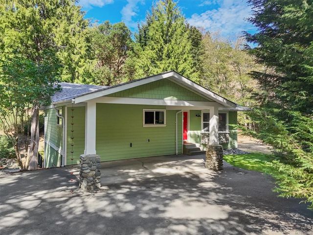 4 of 37 - 5308 Rocky Point Rd, Metchosin, BC