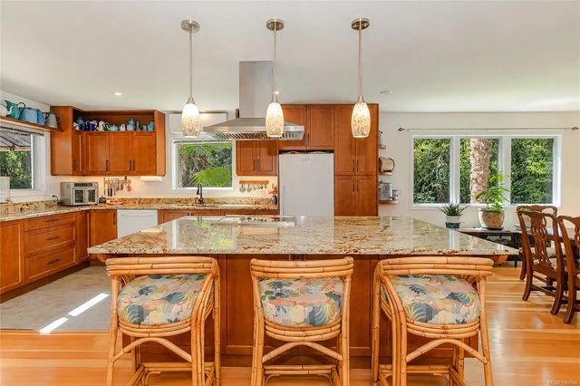 2 of 77 - 154 High Hill Rd, Salt Spring, BC