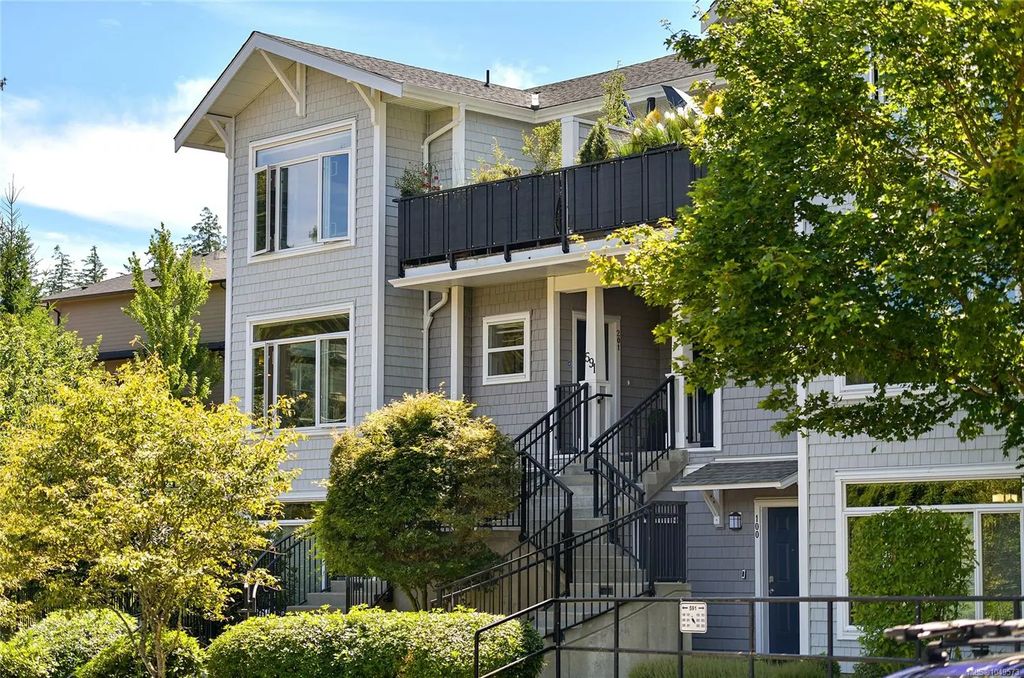 591 Latoria Rd 201, Langford
