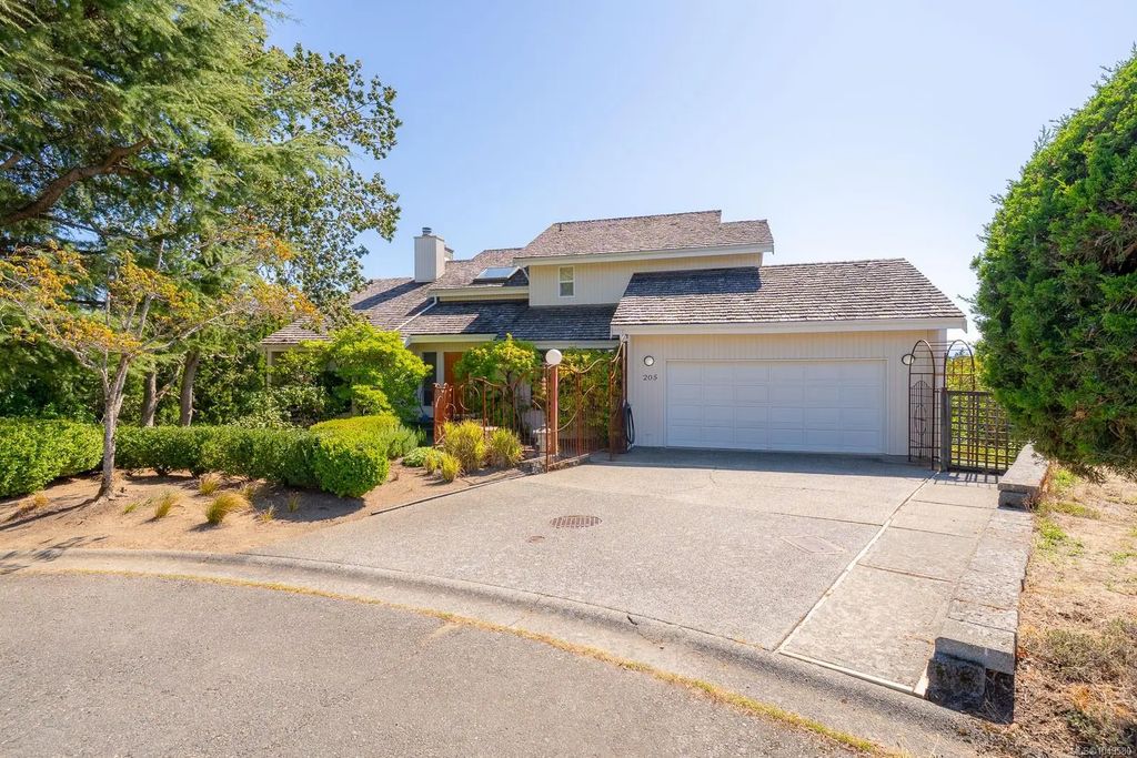 205 Scarborough Pl, Nanaimo