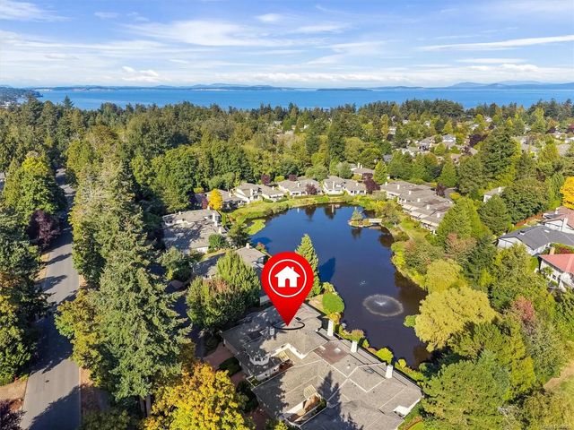 3 of 49 - 4701 Lochside Dr 3, Saanich, BC