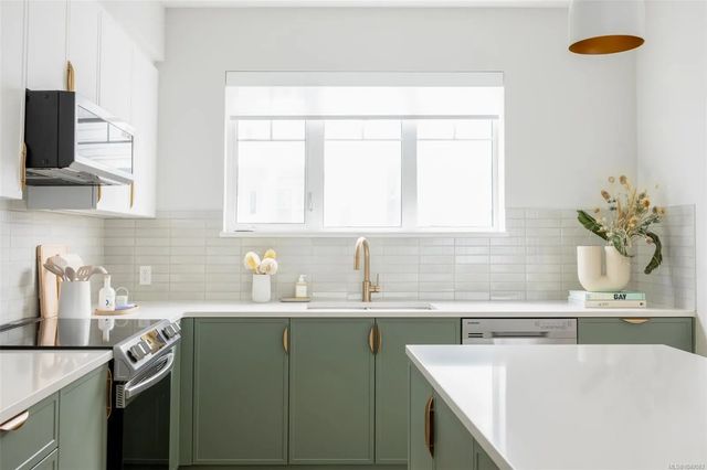 3 of 25 - 3230 Glendale Pl 109, Langford, BC