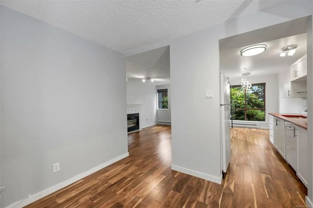 5 of 52 - 520 Dunedin St 106, Victoria, BC