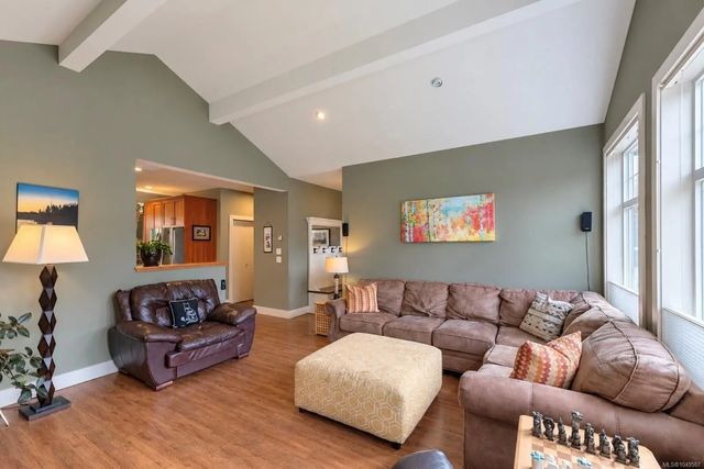 3 of 30 - 700 Ocean Park Dr, Tofino, BC
