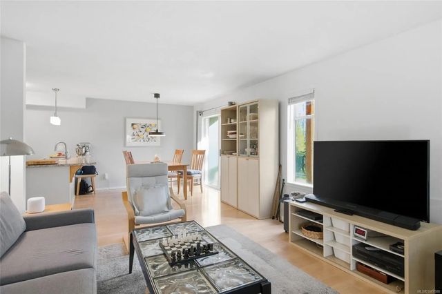 4 of 29 - 141 Sixth Ave E 4, Qualicum Beach, BC