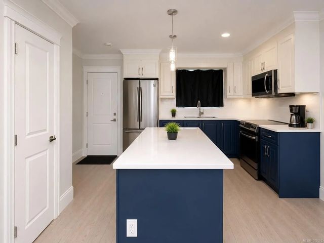 2 of 26 - 3248 Sherman Rd 102, Duncan, BC