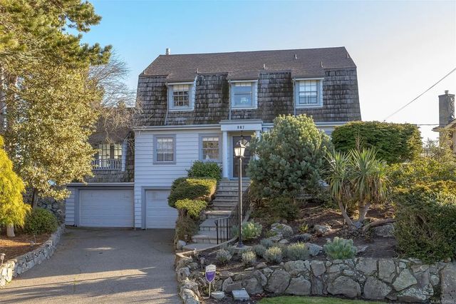 4 of 56 - 987 Beach Dr, Oak Bay, BC