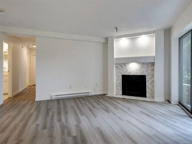 4 of 26 - 75 Gorge Rd W 205, Saanich, BC