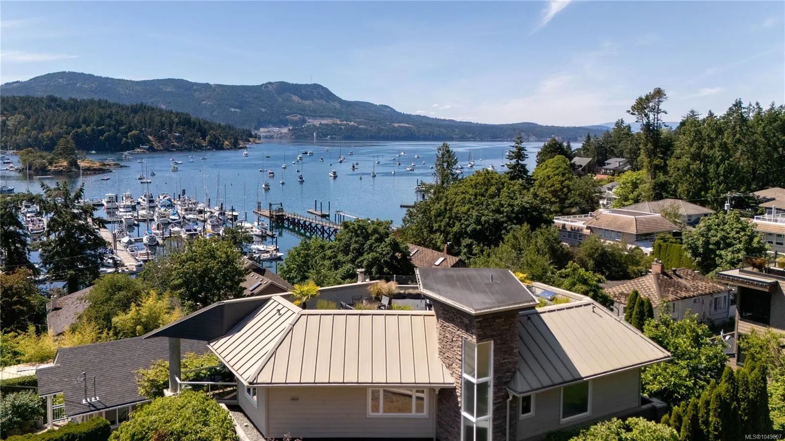 Residential Real Estate for Sale at 916 Grilse Lane in the city of Central Saanich by MLS #1049607