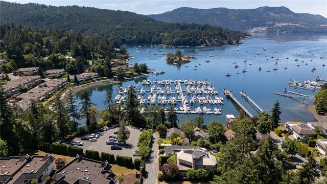 2 of 71 - 916 Grilse Lane, Central Saanich, BC