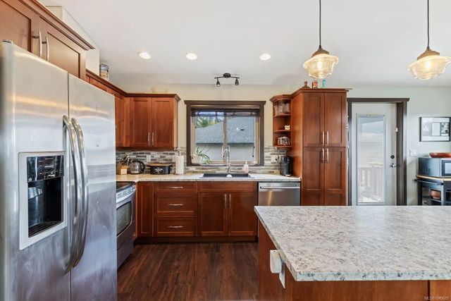 4 of 47 - 2735 Rydal Ave, Cumberland, BC