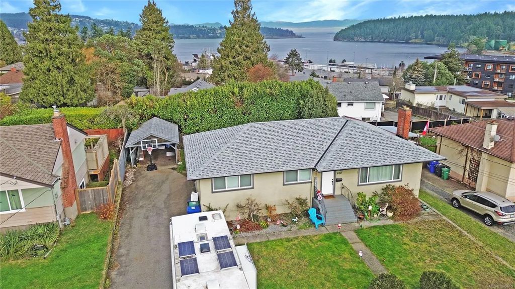 650 Hawkins St, Nanaimo