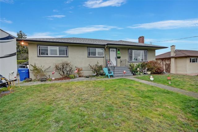 2 of 39 - 650 Hawkins St, Nanaimo, BC