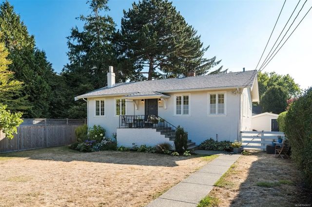 3 of 49 - 1050 Deal St, Oak Bay, BC