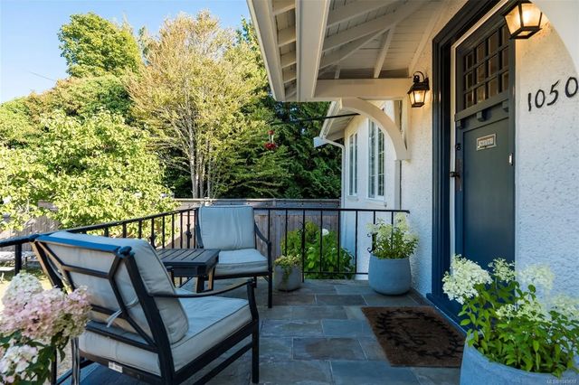 4 of 49 - 1050 Deal St, Oak Bay, BC