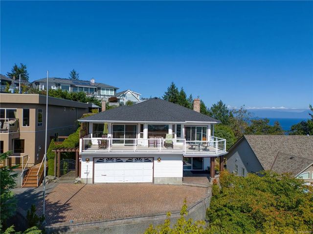 2 of 62 - 3665 Glen Oaks Dr, Nanaimo, BC
