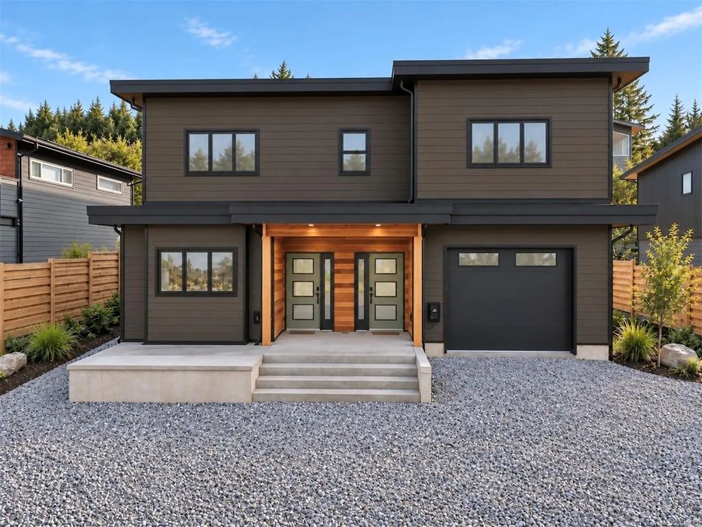 535 Gibson St, Tofino