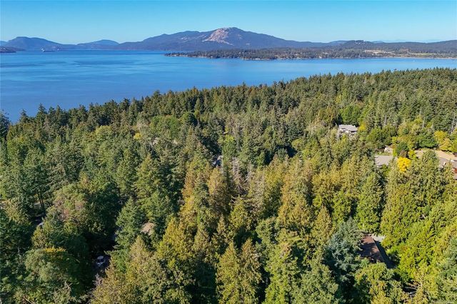 2 of 50 - 671 Dalkeith Ave, North Saanich, BC
