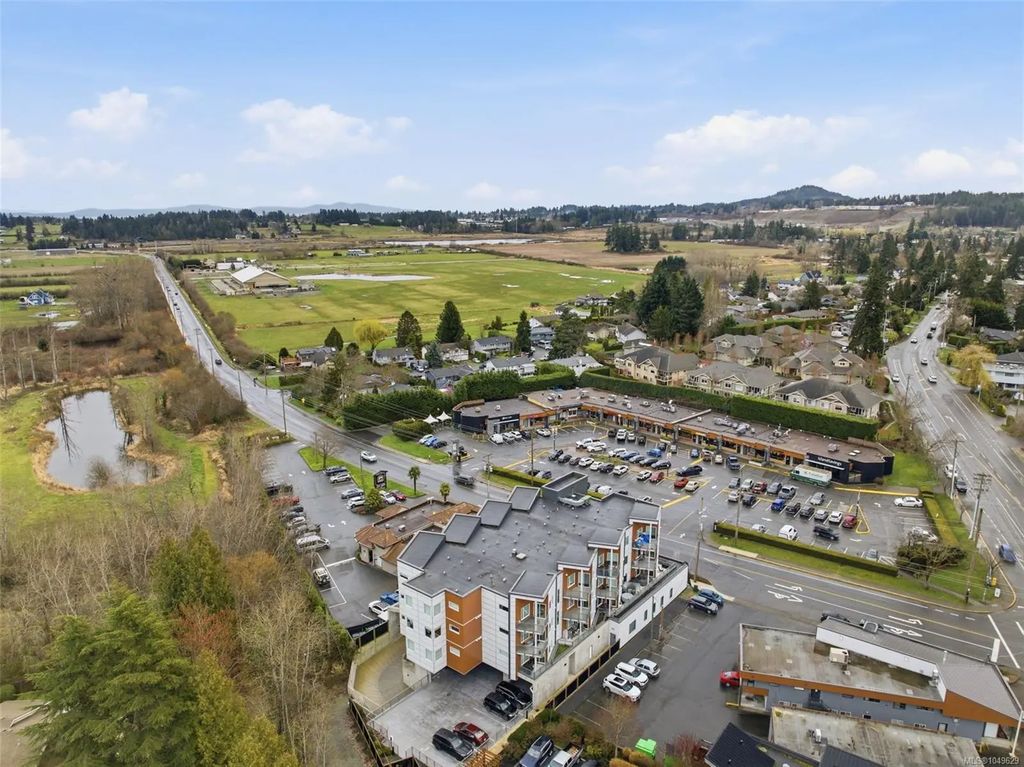 7098 Wallace Dr 301, Central Saanich