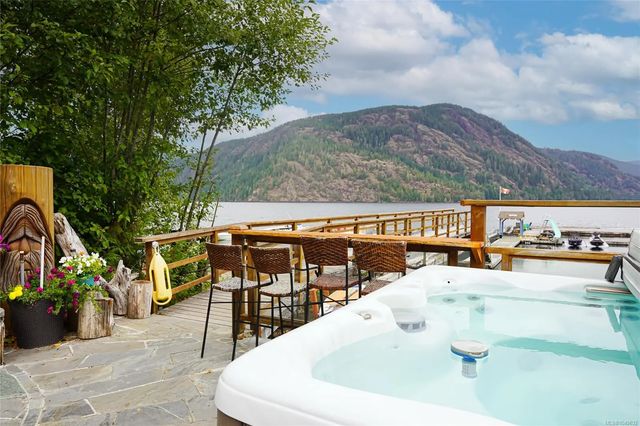 3 of 41 - 10257 South Shore Rd 10, Honeymoon Bay, BC
