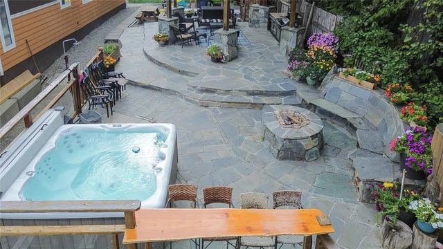 4 of 41 - 10257 South Shore Rd 10, Honeymoon Bay, BC