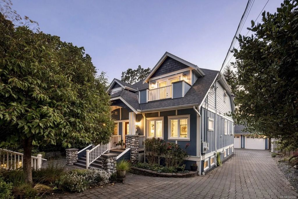 1046 Davie St, Victoria