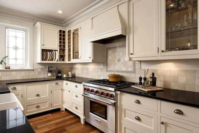 5 of 42 - 1046 Davie St, Victoria, BC