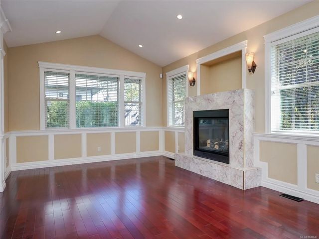 2 of 43 - 424 Nursery Hill Dr, View Royal, BC