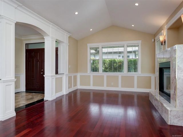 4 of 43 - 424 Nursery Hill Dr, View Royal, BC