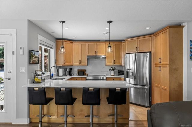 4 of 58 - 536 Cook St, Ladysmith, BC