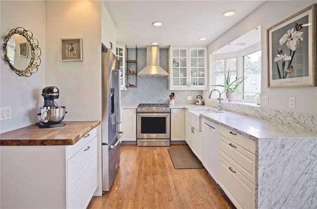 4 of 39 - 150 Drake Rd, Salt Spring, BC