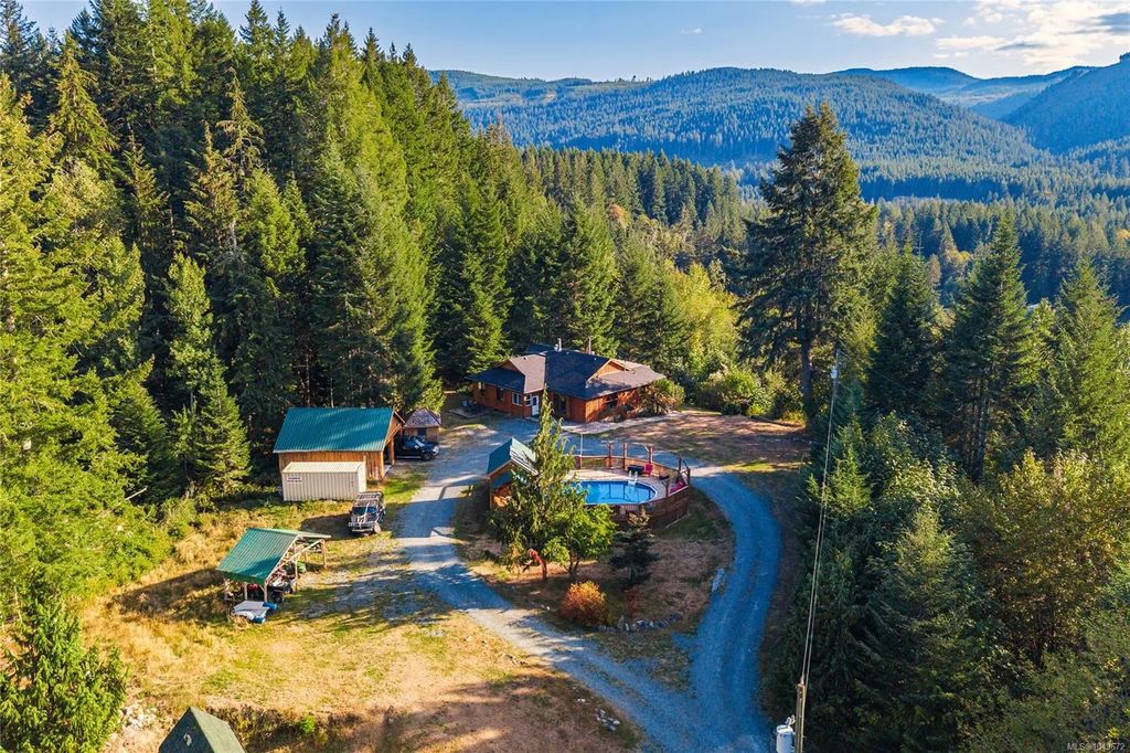 5982 Mayo Rd, Lake Cowichan