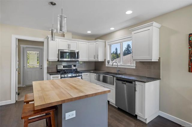 4 of 55 - 5702 Amsterdam Cres, Nanaimo, BC