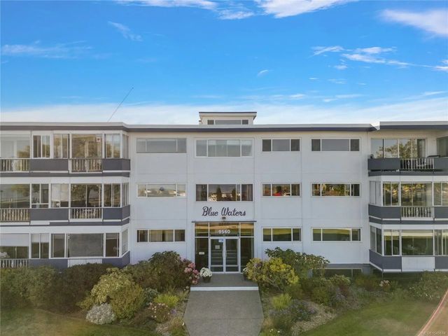 4 of 44 - 9560 Fifth St 315, Sidney, BC