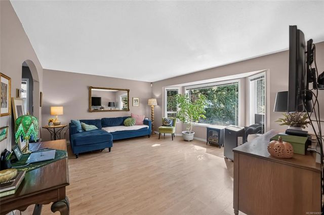 2 of 50 - 3560 Falcon Dr, Nanaimo, BC