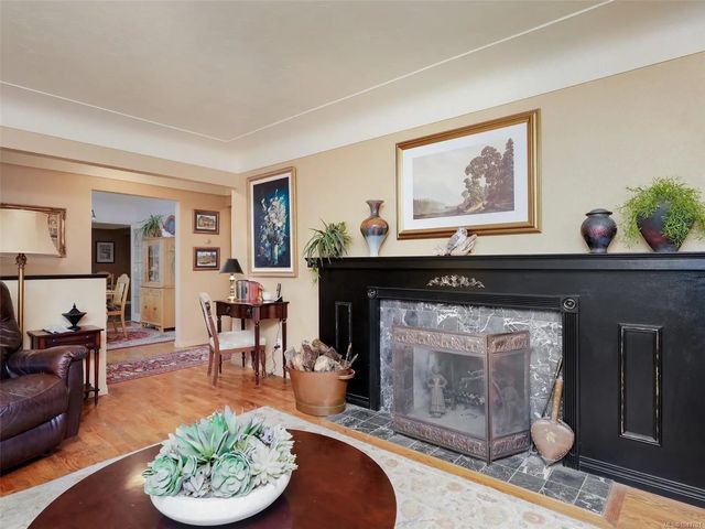 5 of 63 - 2064 Lansdowne Rd, Oak Bay, BC