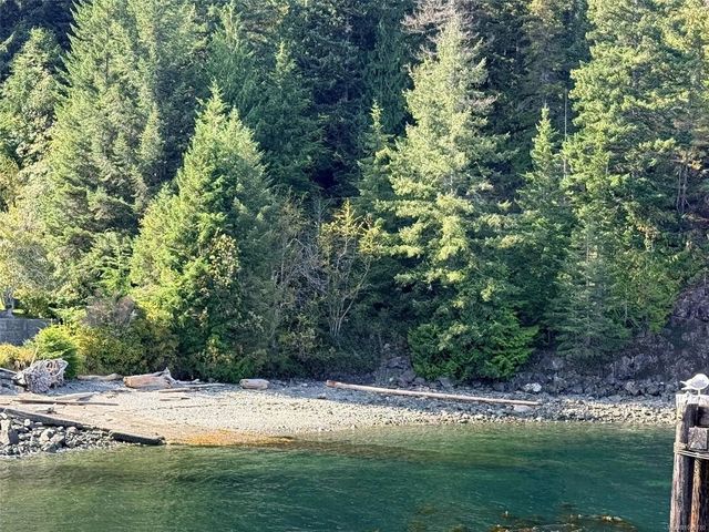 4 of 10 - 18 Sayward Rd, Sayward, BC