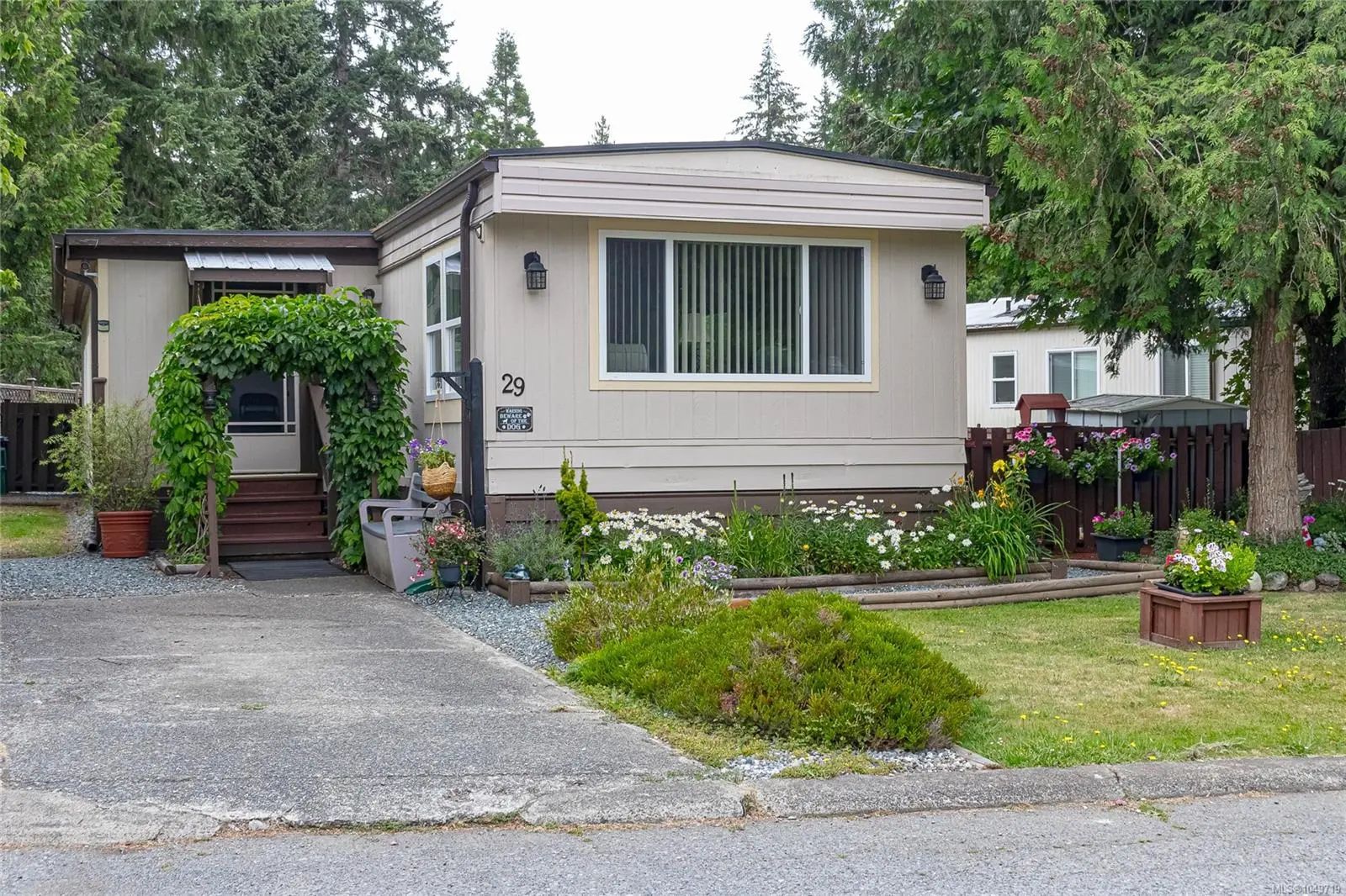 Cobble Hill Real Estate - MLS # 1049719, Residential real estate for Sale in Barnum Mobile Home Park, MLS Listings # 1049719