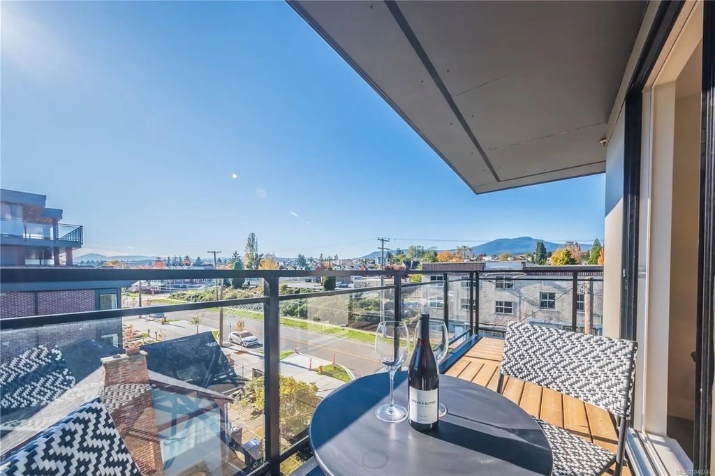 119 Haliburton St 407, Nanaimo
