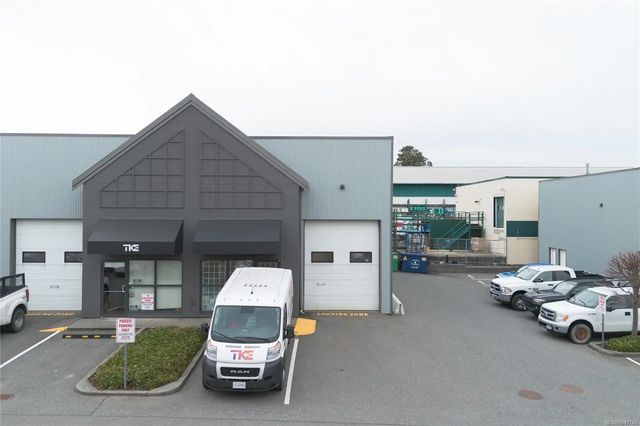 2 of 15 - 2535 Mccullough Rd 6, Nanaimo, BC