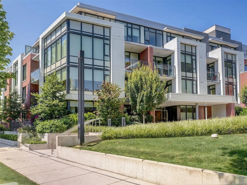 530 Michigan St 302, Victoria