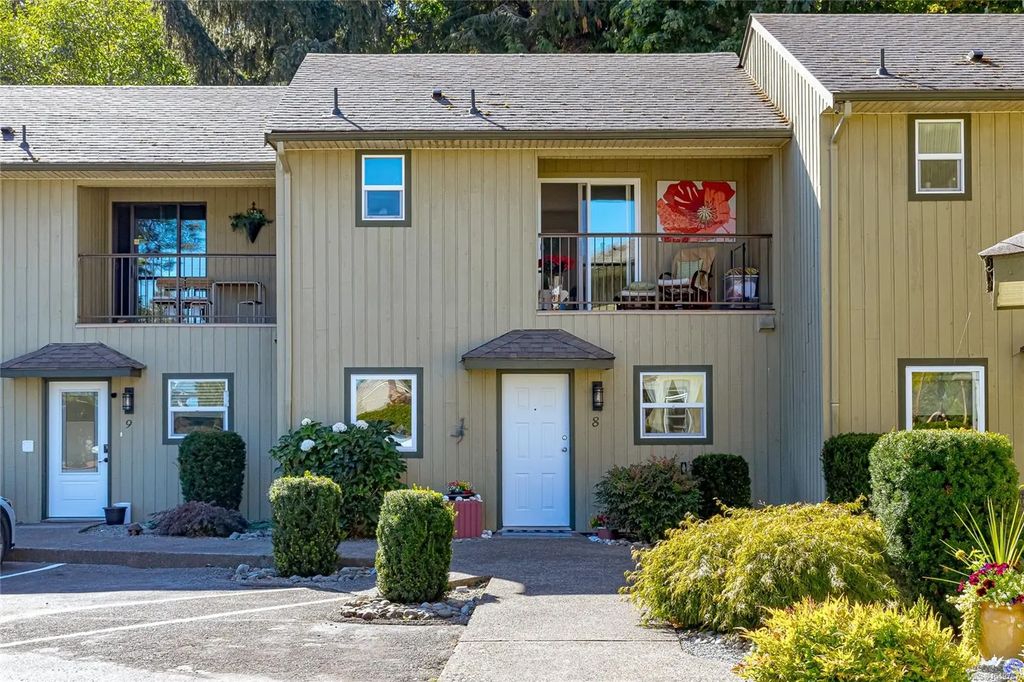3350 Island Hwy W 8, Qualicum Beach