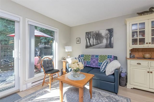 3 of 37 - 3350 Island Hwy W 8, Qualicum Beach, BC