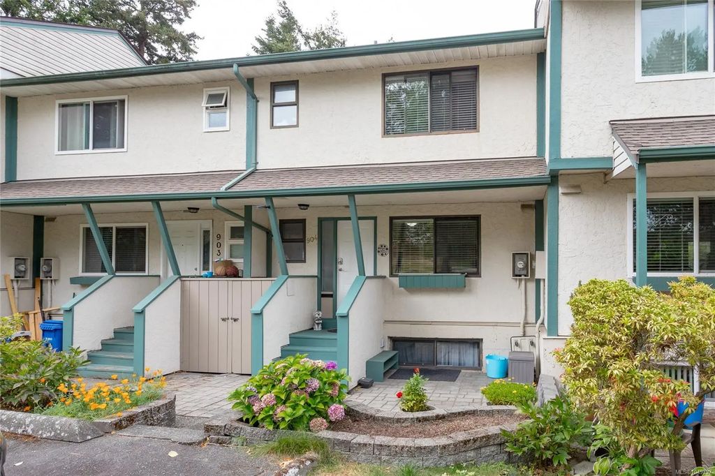 640 Broadway St 904, Saanich