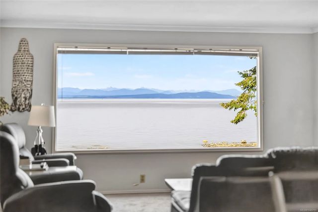 5 of 8 - 4472 Island Hwy S, Royston, BC
