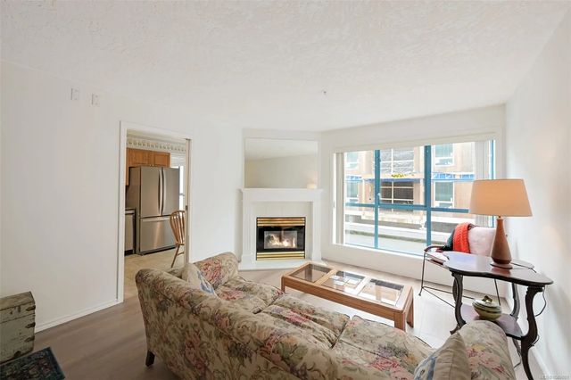 3 of 37 - 1063 Southgate St 209, Victoria, BC